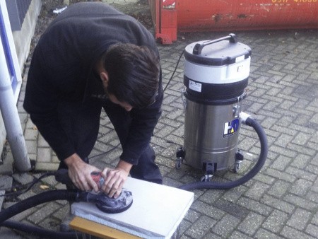 Промышленный пылесос Coynco Smart 280 MD, применение с электроинструментом.